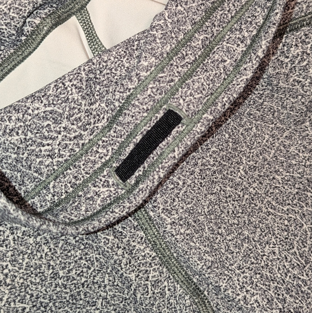 Lululemon Train Times 7/8 Pant Mesh Grey Pattern Legging‎ Women's 4 EUC 25" - Picture 6 of 7
